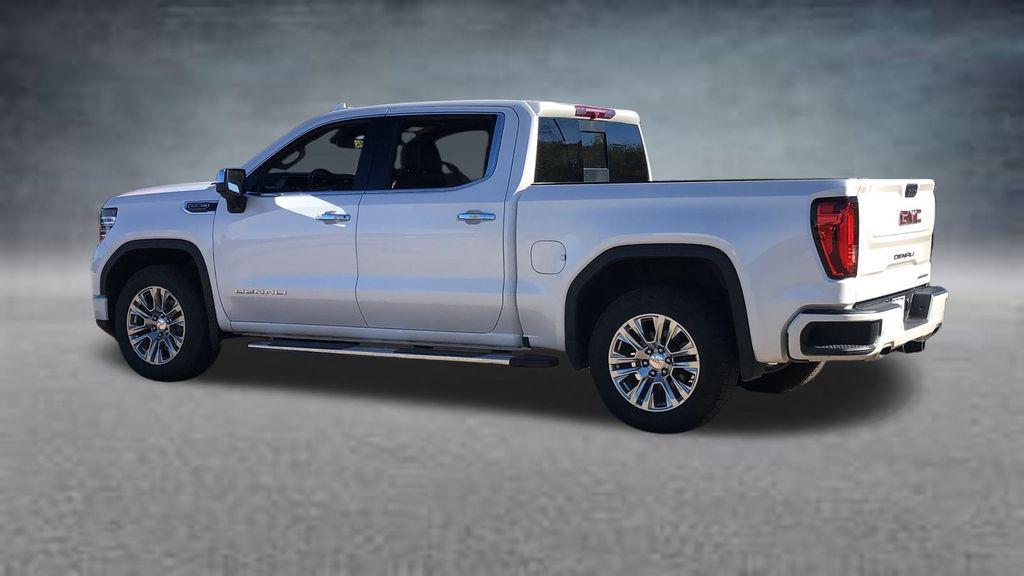 used 2022 GMC Sierra 1500 car, priced at $40,470