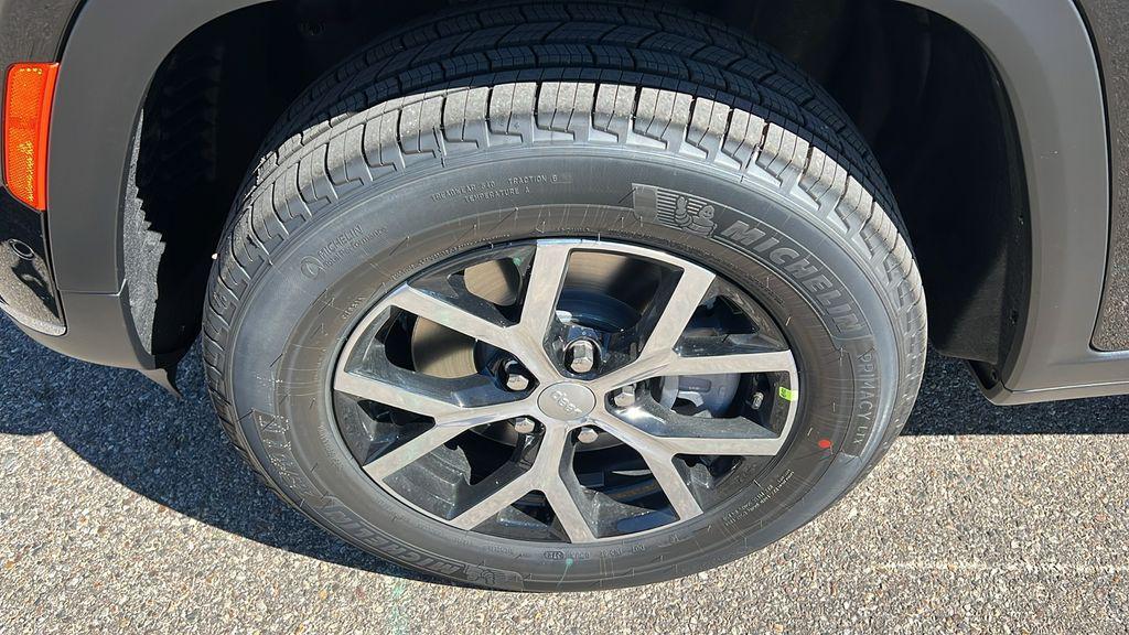 new 2025 Jeep Grand Cherokee L car, priced at $46,822