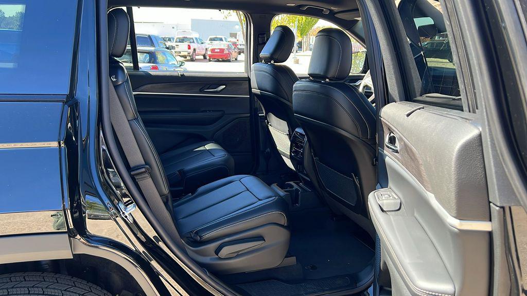 new 2025 Jeep Grand Cherokee L car, priced at $46,822