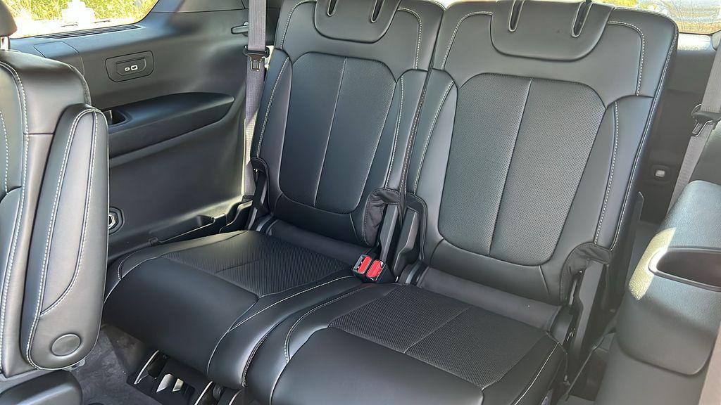 new 2025 Jeep Grand Cherokee L car, priced at $46,822