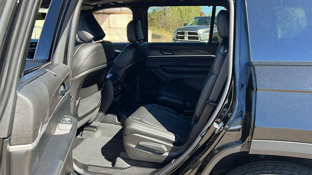 new 2025 Jeep Grand Cherokee L car, priced at $46,822