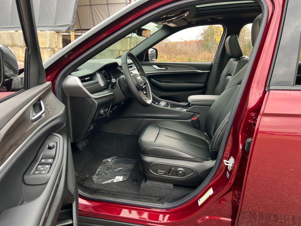 new 2025 Jeep Grand Cherokee L car, priced at $48,505