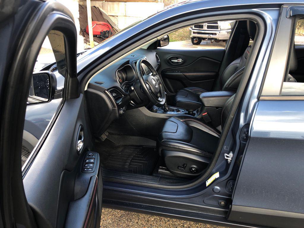 used 2019 Jeep Cherokee car, priced at $19,698