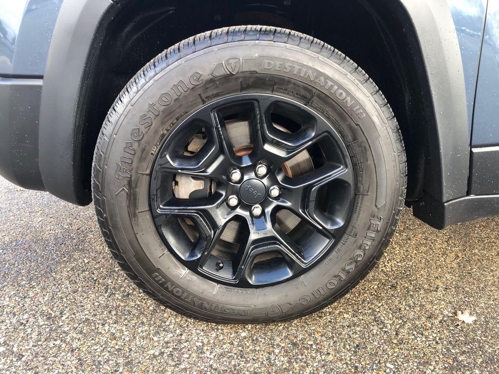 used 2019 Jeep Cherokee car, priced at $19,698