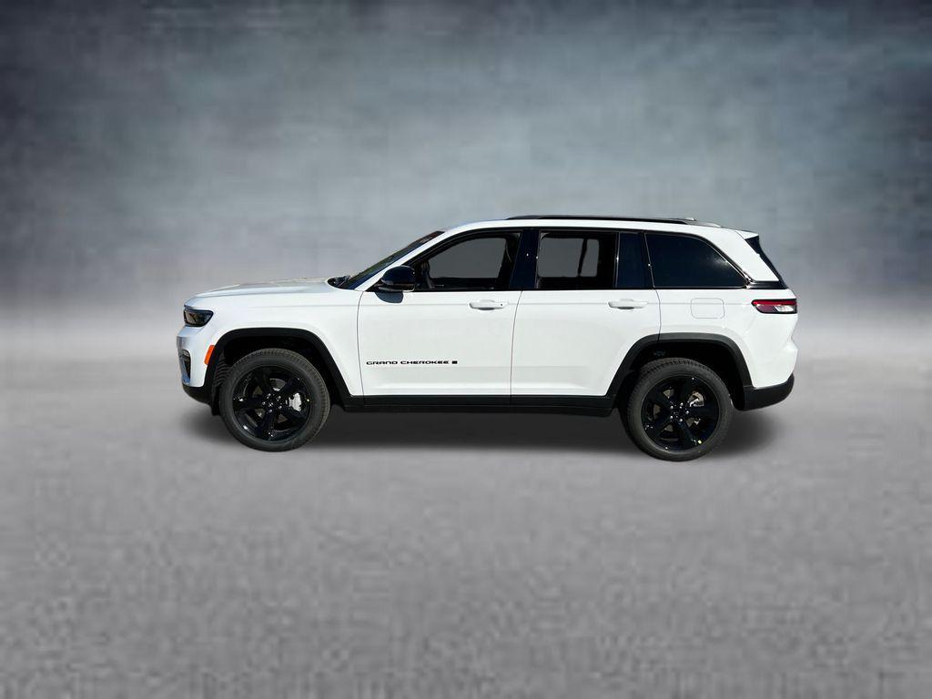 new 2025 Jeep Grand Cherokee car, priced at $44,945