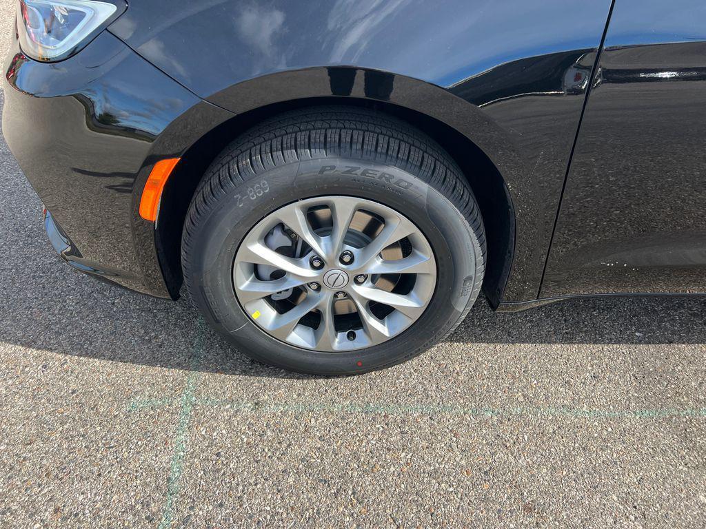 new 2026 Chrysler Pacifica car, priced at $41,038