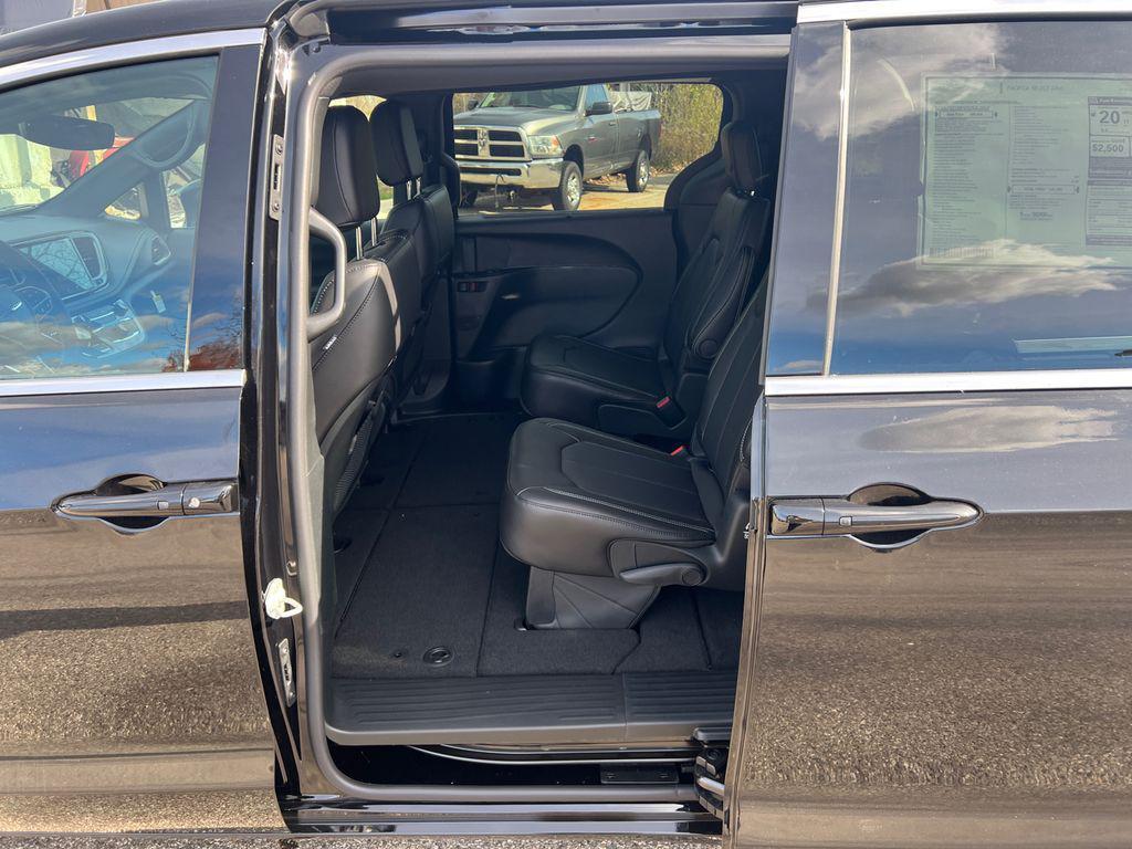 new 2026 Chrysler Pacifica car, priced at $41,038