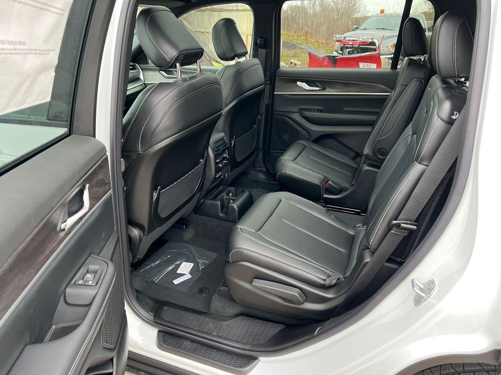 new 2025 Jeep Grand Cherokee L car, priced at $47,996