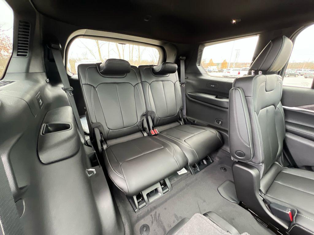 new 2025 Jeep Grand Cherokee L car, priced at $47,996