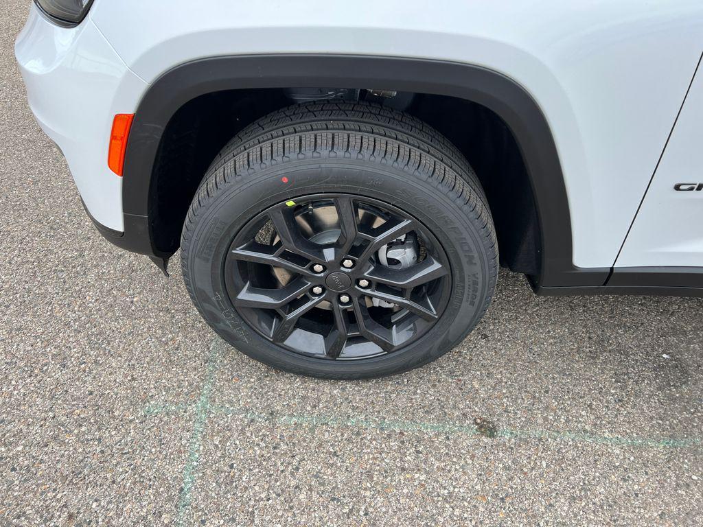 new 2025 Jeep Grand Cherokee L car, priced at $47,996