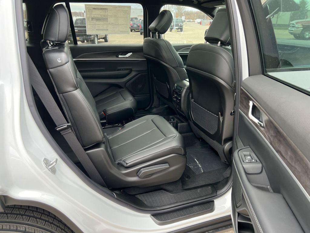 new 2025 Jeep Grand Cherokee L car, priced at $47,996