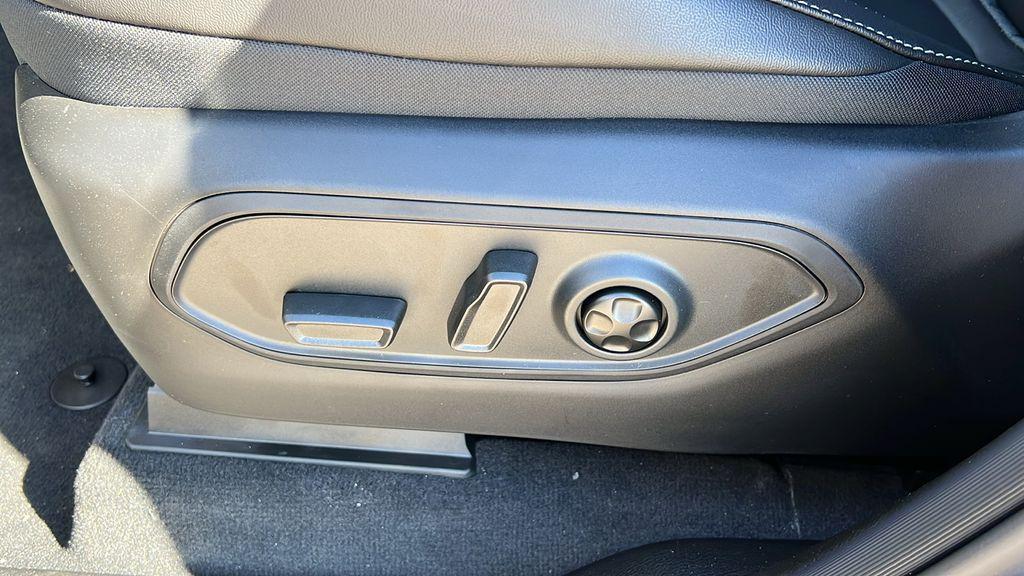 new 2025 Jeep Grand Cherokee car, priced at $38,974