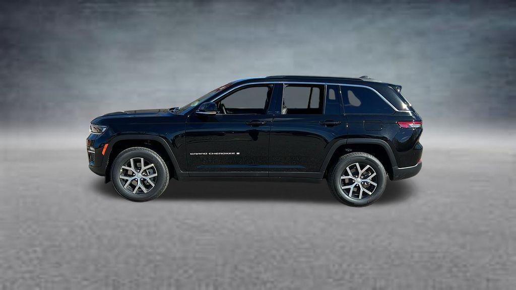 new 2025 Jeep Grand Cherokee car, priced at $38,974