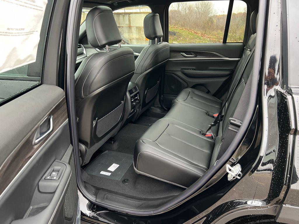 new 2025 Jeep Grand Cherokee car, priced at $46,308