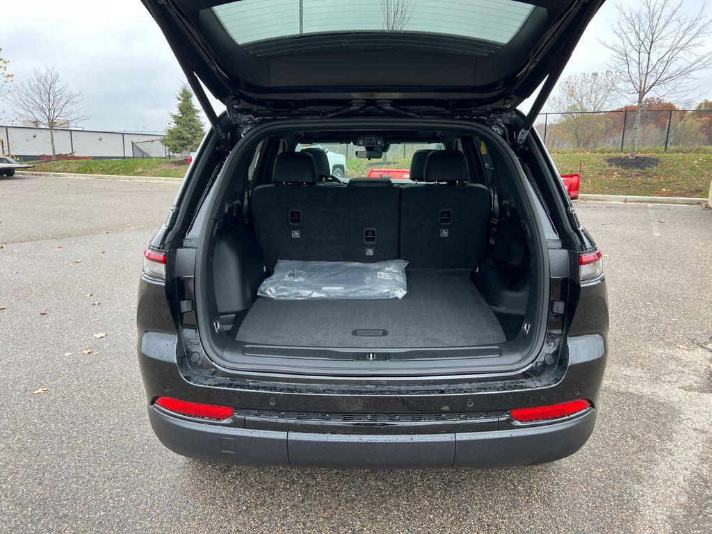 new 2025 Jeep Grand Cherokee car, priced at $46,308