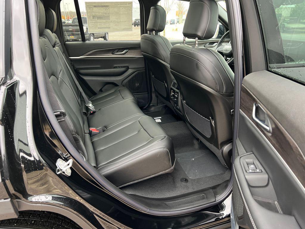 new 2025 Jeep Grand Cherokee car, priced at $46,308