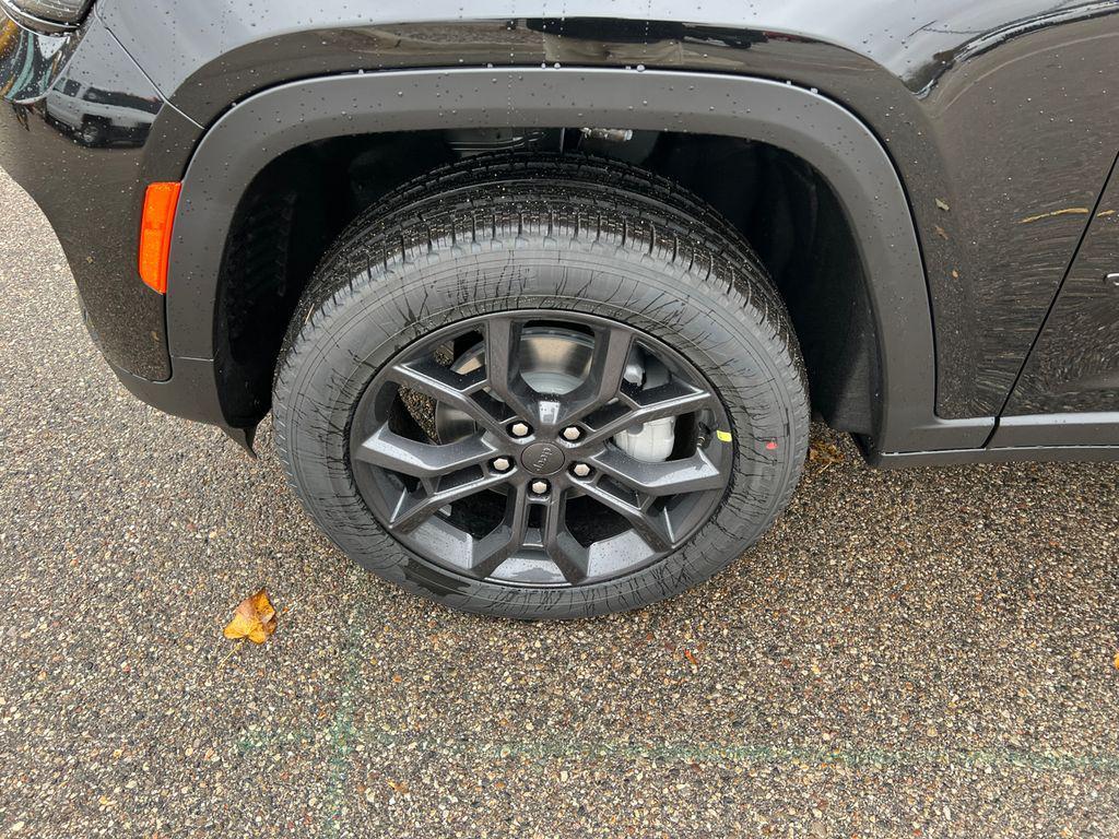 new 2025 Jeep Grand Cherokee car, priced at $46,308