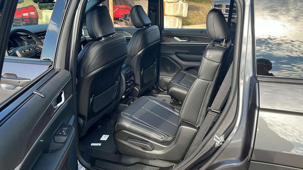 new 2025 Jeep Grand Cherokee L car, priced at $46,822