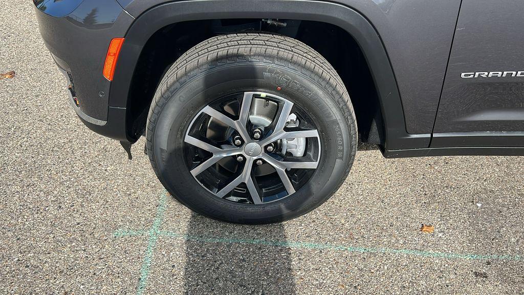 new 2025 Jeep Grand Cherokee L car, priced at $46,822