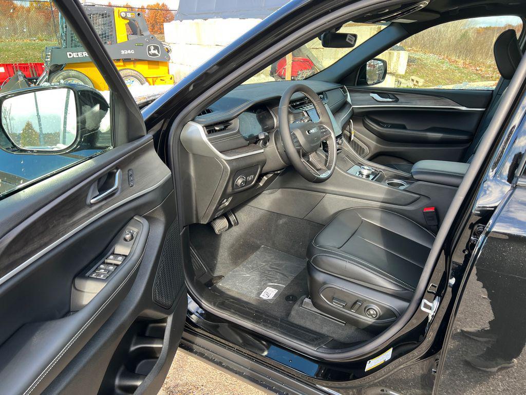 new 2025 Jeep Grand Cherokee L car, priced at $49,357