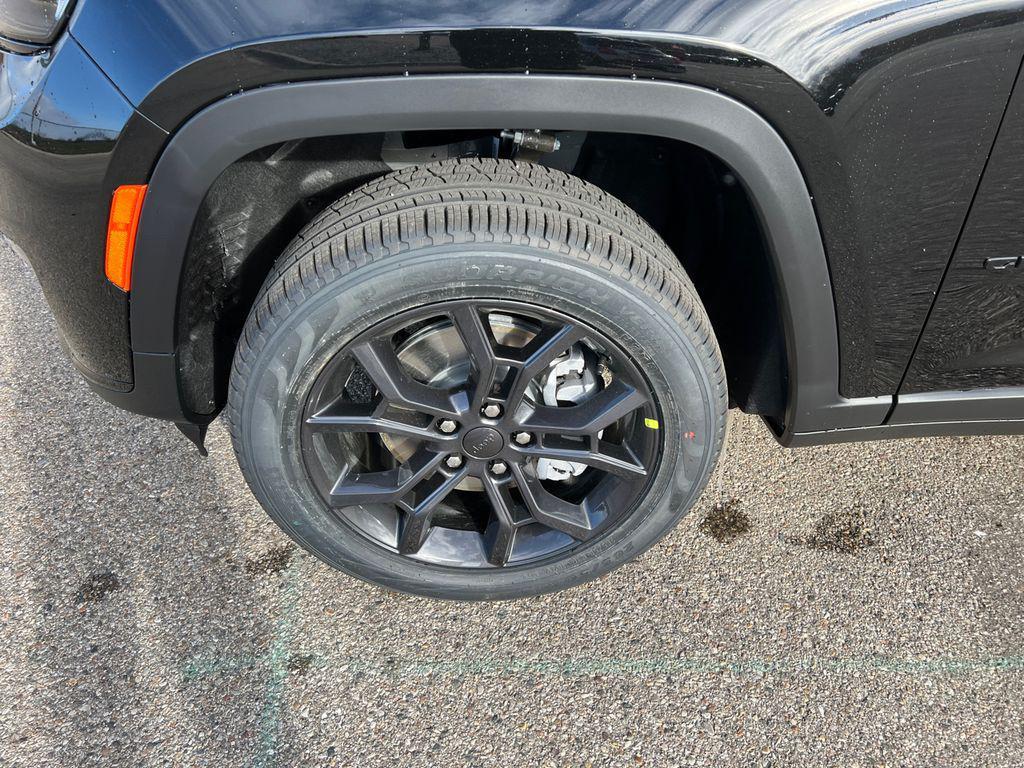 new 2025 Jeep Grand Cherokee L car, priced at $49,357