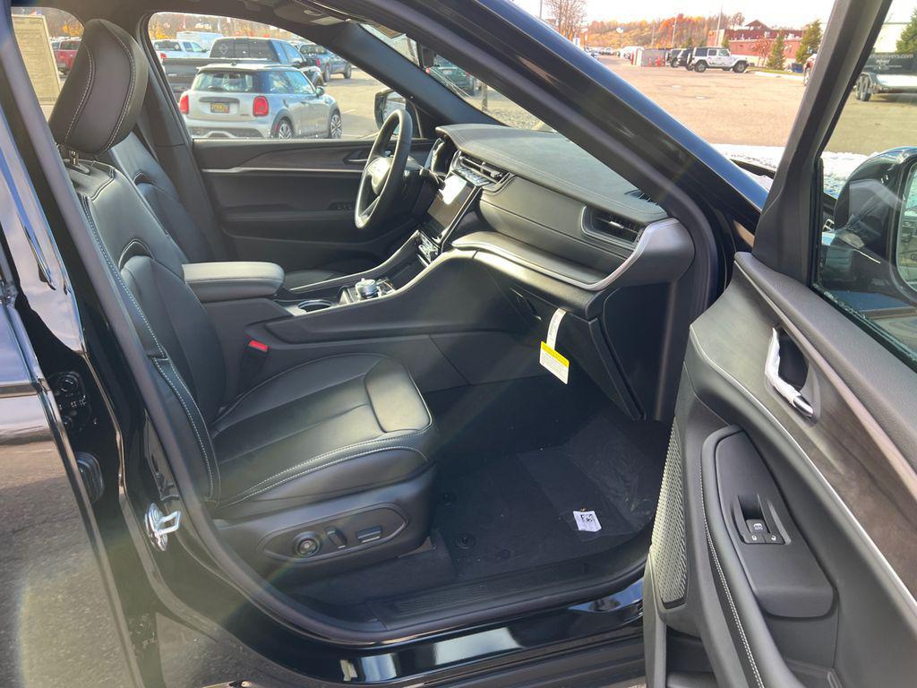 new 2025 Jeep Grand Cherokee L car, priced at $49,357