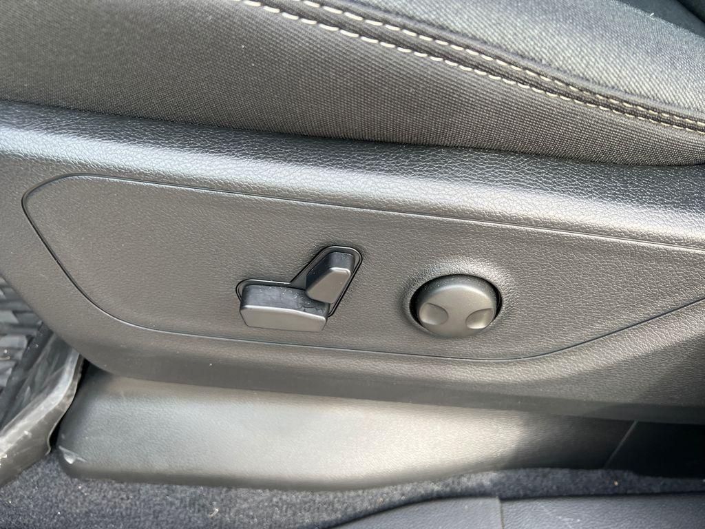 new 2025 Ram 1500 car, priced at $46,092