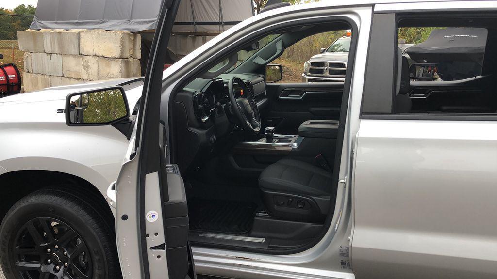 used 2022 Chevrolet Silverado 1500 car, priced at $36,306