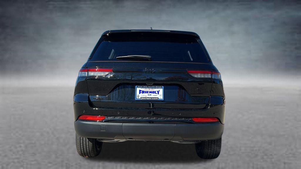 new 2025 Jeep Grand Cherokee car, priced at $39,873