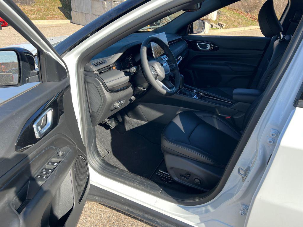 new 2026 Jeep Compass car, priced at $31,880