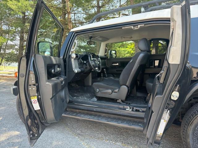 used 2007 Toyota FJ Cruiser car, priced at $10,500