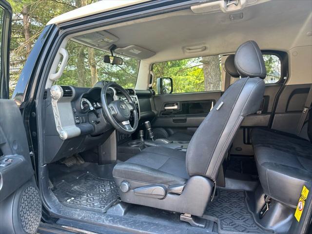 used 2007 Toyota FJ Cruiser car, priced at $10,500