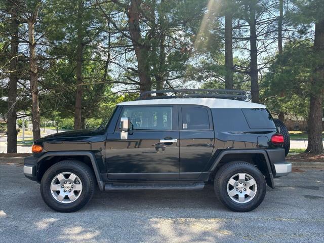 used 2007 Toyota FJ Cruiser car, priced at $10,500