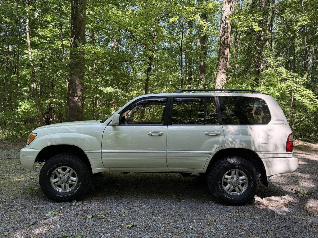 used 2000 Lexus LX 470 car