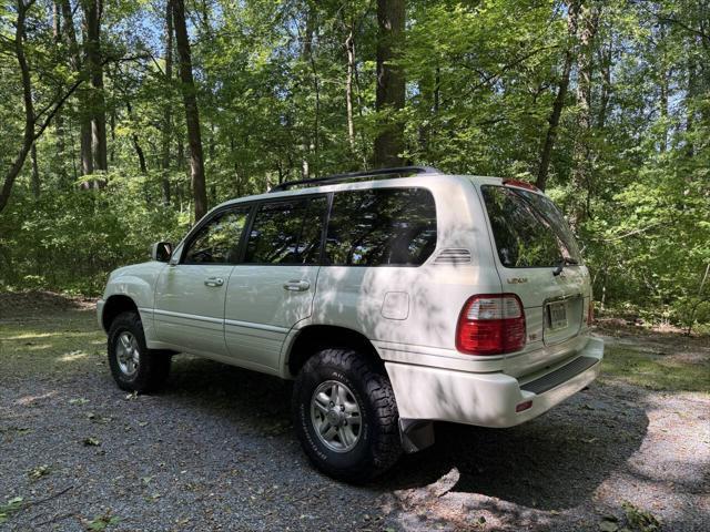 used 2000 Lexus LX 470 car