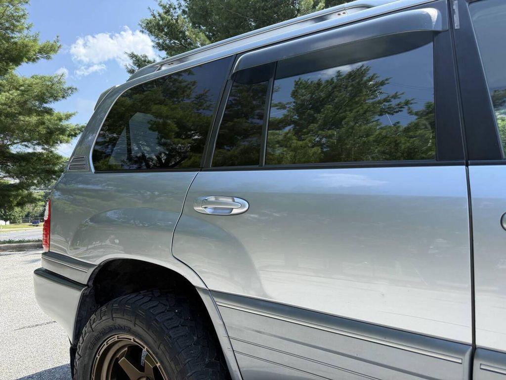 used 2005 Lexus LX 470 car
