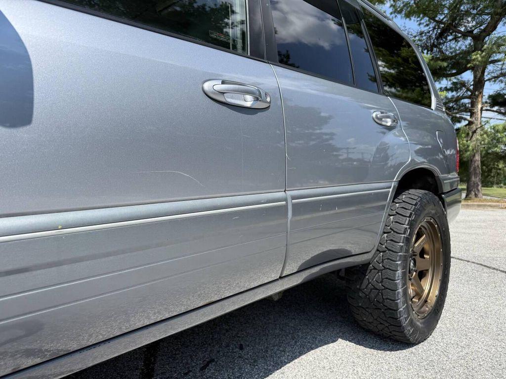 used 2005 Lexus LX 470 car
