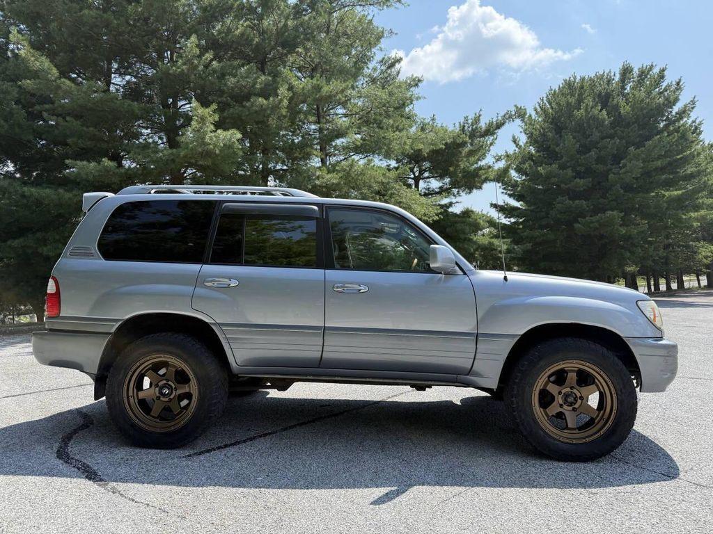used 2005 Lexus LX 470 car