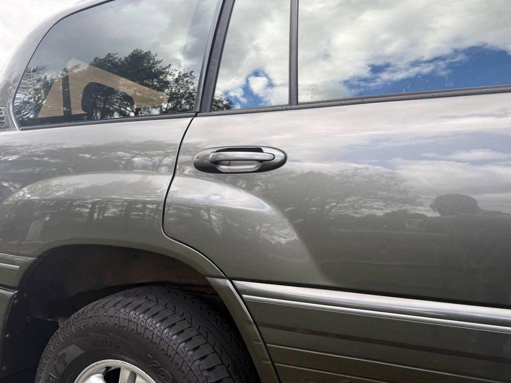 used 2000 Lexus LX 470 car