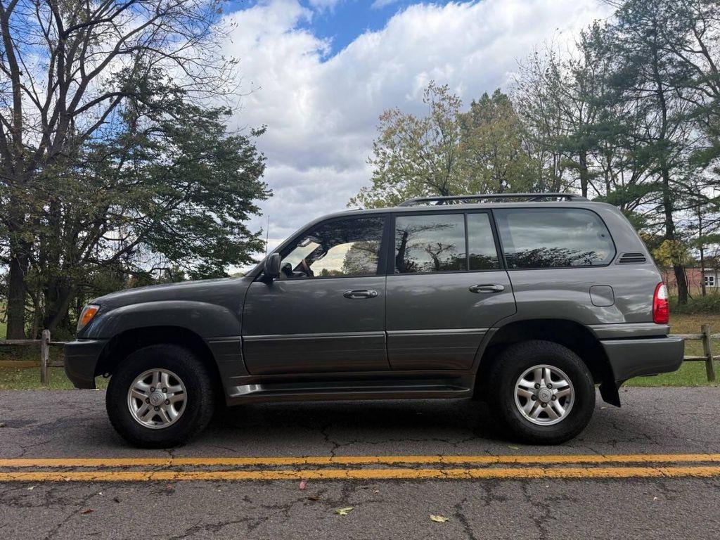 used 2000 Lexus LX 470 car