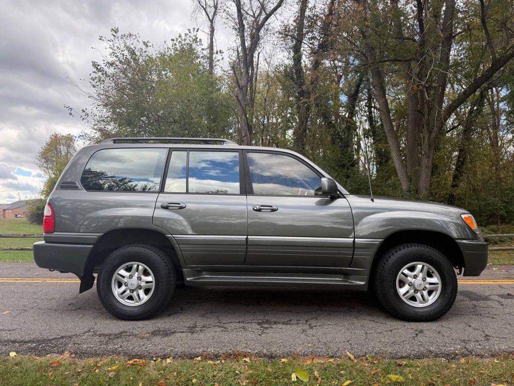 used 2000 Lexus LX 470 car