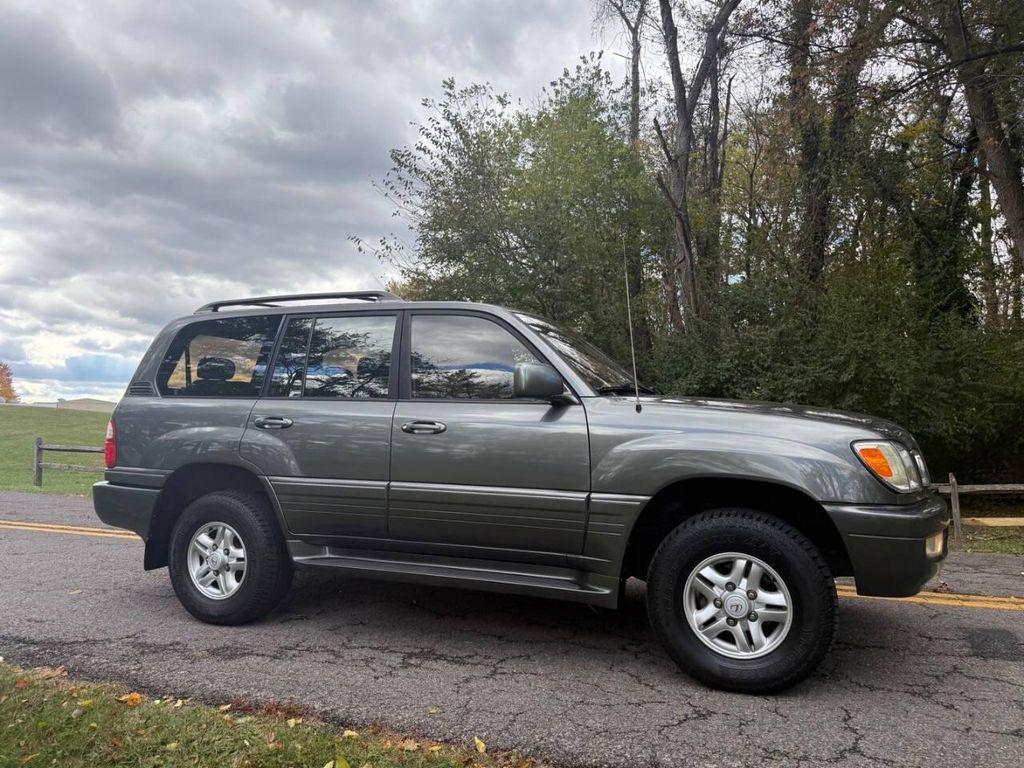 used 2000 Lexus LX 470 car