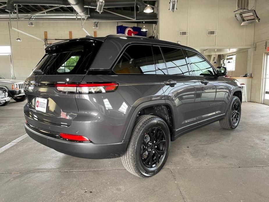 new 2024 Jeep Grand Cherokee car, priced at $41,900