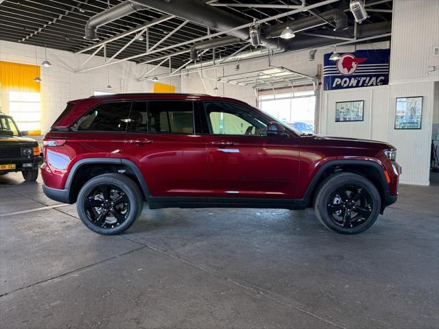 new 2025 Jeep Grand Cherokee car, priced at $40,338