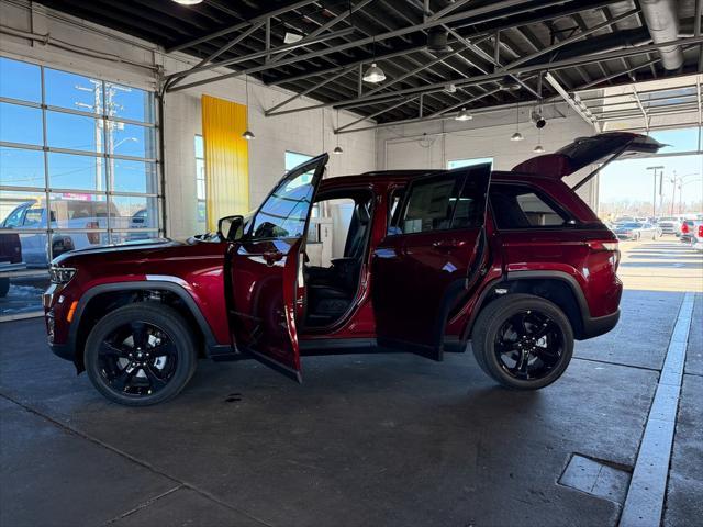 new 2025 Jeep Grand Cherokee car, priced at $40,338