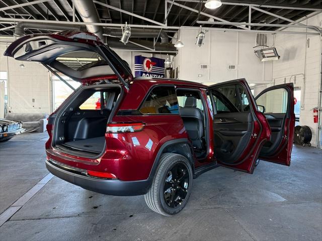 new 2025 Jeep Grand Cherokee car, priced at $40,338