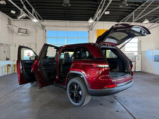 new 2025 Jeep Grand Cherokee car, priced at $40,338