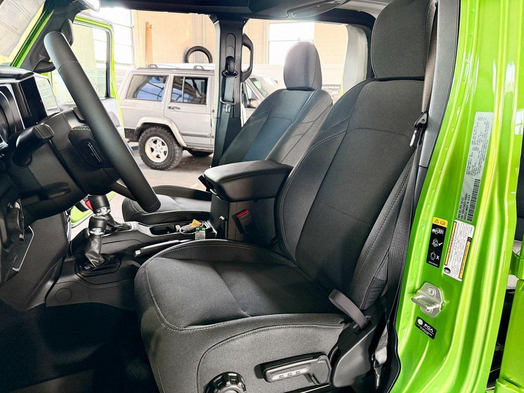 new 2026 Jeep Gladiator car, priced at $47,886