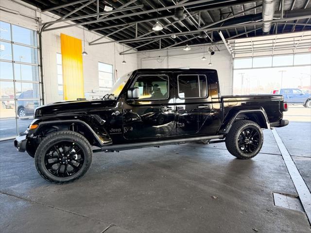 new 2025 Jeep Gladiator car, priced at $39,667