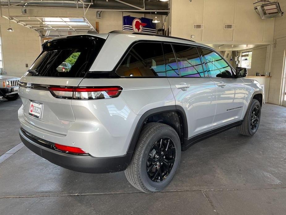 new 2024 Jeep Grand Cherokee car, priced at $41,953